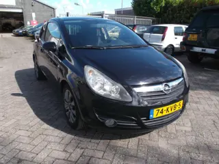 Opel Corsa 1.4-16V '111' Edition airco