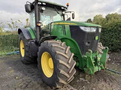 John Deere 7..230R (bj 2012)