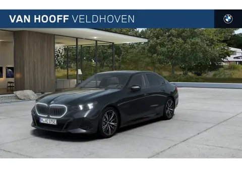 BMW 5 Serie 530e M Sport Automaat / Panoramadak / Trekhaak / Bowers & Wilkins / Comfortstoelen / Ada