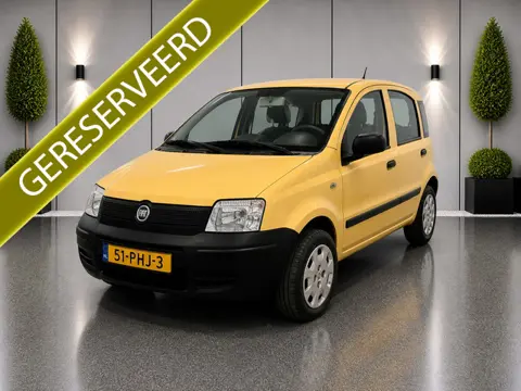 Fiat Panda *** GERESERVEERD *** 1.2 - Slechts 17.762 KM  NAP- 1e Eigenaresse - NIEUWE DISTRIBUTIE !