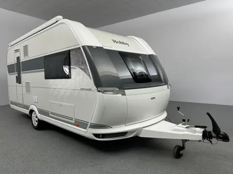 Hobby Excellent 460 SL Enkele bedden Mover Cassetteluifel