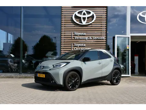 Toyota Aygo X 1.0 VVT-i S-CVT Premium Automaat 72pk | JBL Premium Audio-installatie | Keyless entry 