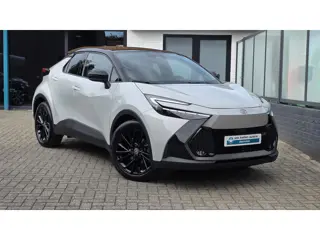 Toyota C-HR 2.0 Hybrid 200 GR SPORT Première Edition Panoramadak, Afn Trekhaak, JBL, 19" Black, Pare
