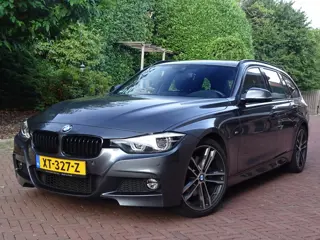 BMW 3 Serie Touring 320i 2.0 M Sport black edition Nw.staat