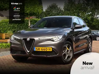 Alfa Romeo Stelvio 2.0 T AWD Velocest. | Carplay!! | Flippers | Uniek-netjes! | Donkere hemelbekl.