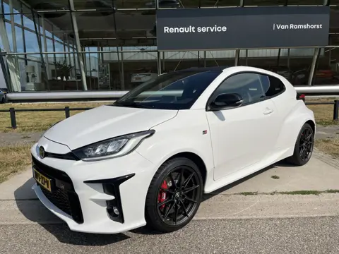 Toyota Yaris 1.6 GR Performance 262PK / 4WD / Carbon dak / Sport Uitlaat / Winterpakket /