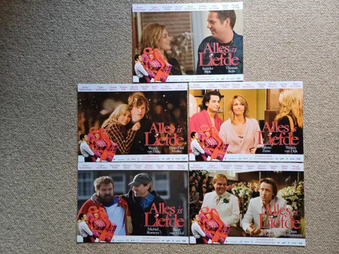 ALLES IS LIEFDE lobbycard set.