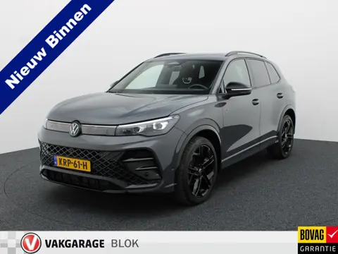 Volkswagen Tiguan 1.5 eTSI R-Line Edition | Panodak | Trekhaak wegkl. | Harman/Kardon | 360 Camera |