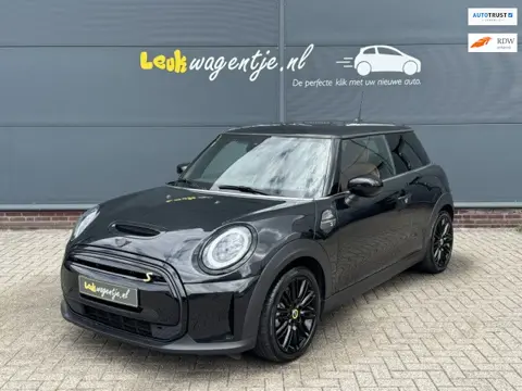 MINI Electric Classic 33 kWh *luxe leder *carplay *stoelverw