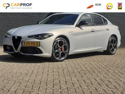 Alfa Romeo Giulia 2.0 T GME AWD Competizione moonlight grey