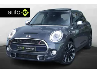 MINI 5-Deurs 2.0 Cooper S Chili Serious Business / Panorama / Stoelverwarming