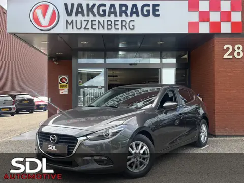 Mazda 3 2.0 SkyActiv-G 120 GT-M // NAVI // CAMERA // HEAD UP DISPLAY // CRUISE // STOEL + STUUR VERW