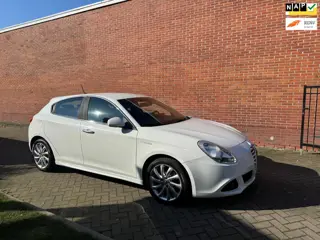 Alfa Romeo Giulietta 1.4 T Distinctive Clima Navi Cruise