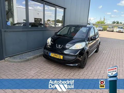 Peugeot 107 1.0 12v Urban Move 5-drs. AIRCO/COMPLEET