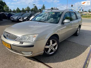 Ford Mondeo Wagon 1.8-16V Trend