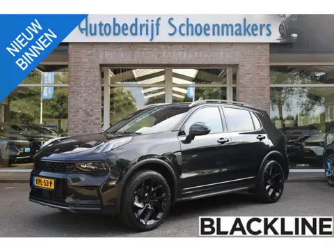 Lynk & Co 01 1.5 MY23! BLACKLINE! ZWARTE-HEMEL ROLHOES MY23 360-CAMERA PANO/SCHUIF INFINITY DAB NAVI