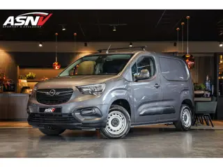 Opel Combo 1.2 Turbo L1H1 Edition, 110 PK, Benzine, Grey/Metalic, Navigatie, Trekhaak, 3/Zits, DAB, 