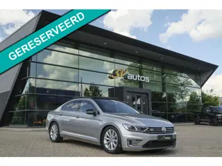 Volkswagen Passat 1.4 TSI GTE 218pk Highline Panoramadak Camera *SOH 95%* Carplay NLauto LED Adaptiv