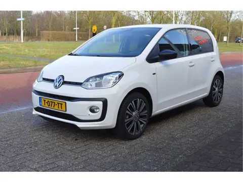 Volkswagen up! 1.0 75PK BMT high up! Airco / Lmv 16" / Pdc / Priv.glass