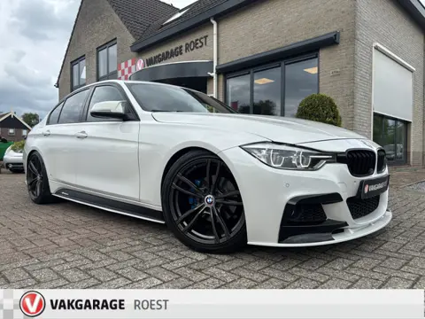 BMW 3-serie 328i xDrive M Sport Automaat Leder / Full LED / Spoilers
