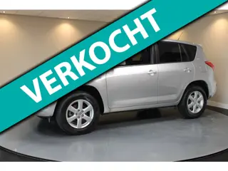 Toyota RAV4 2.0 VVTi *154Pk 4x4!* Top onderhouden! Stoelverw.|Trekhaak|Camera|Cruise|Climate|All-sea