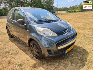 Peugeot 107 1.0-12V XR