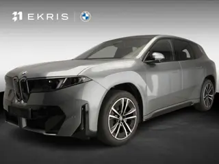 BMW iX3 40 eDrive M Sportpakket / Panoramadak / Trekhaak / Getint glas / Park assist