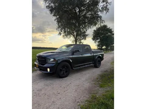 Dodge Ram 1500 5.7 V8 4x4 Crew Cab 5'7 Limited | EX BTW