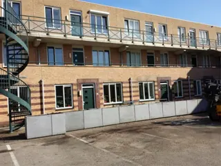 Stoere betonnen plantenbakken