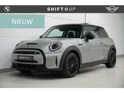 Mini Mini Electric 33 kWh Panoramadak | Harman Kardon | Camera | Warmtepomp