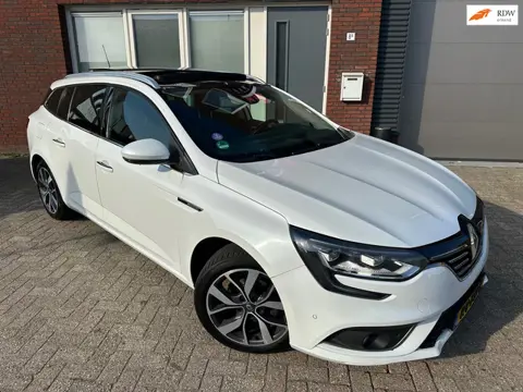 Renault Mégane Estate 1.2 TCe Série Signature Exclusiv / Pano / Bose / Navi / Camera
