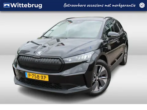 Škoda Enyaq iV 60 / Navigatie / LED / Parkeersensoren / LM 19 inch / Leder-/stof bekleding / APP