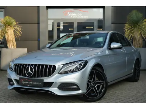 Mercedes-Benz C-Klasse 180 Business Edition 157pk AppleCarPlay/Navigatie/Parkeersensoren