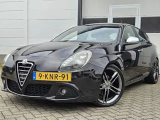 Alfa Romeo Giulietta 1.4 T Distinctive / Automaat / Leer / PDC!