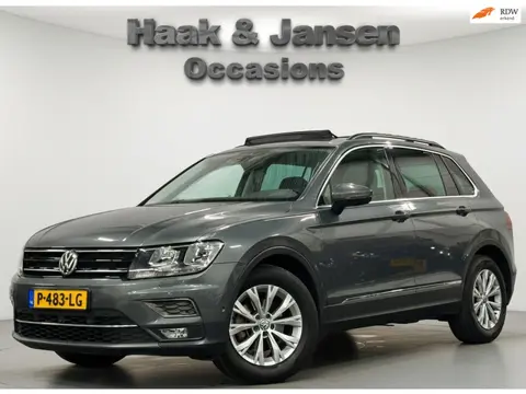 Volkswagen Tiguan 1.4 TSI ACT Comfortline Business - Pano - Acc- 360