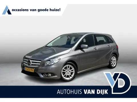 Mercedes-Benz B-klasse 180 Navi / Trekhaak / Parkeer assistent / stoelverwarming