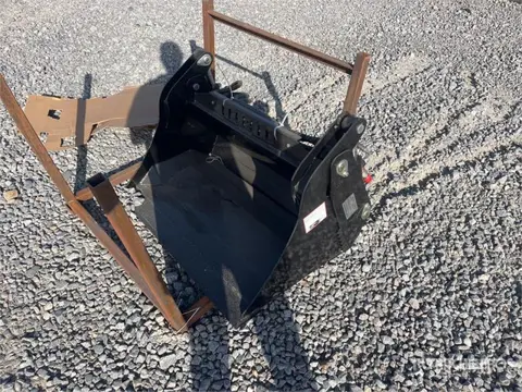 Giyi XKH39 1000 mm Q/C Multi-Purpose Mini Skid Ste