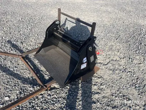Giyi XKH39 1000 mm Q/C Multi-Purpose Mini Skid Ste