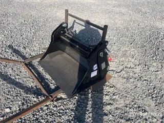 Giyi XKH39 1000 mm Q/C Multi-Purpose Mini Skid Ste