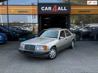 Mercedes-Benz 200-500 (W124) 300 E SCHUIFDAK/DOCUMENTATIE AANWEZIG