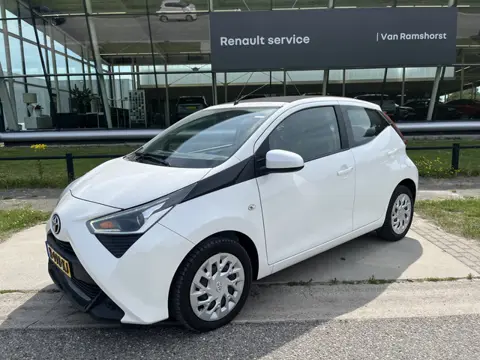 Toyota Aygo 1.0 VVT-i x-play cabrio / Camera / Cruise Control / Elektrisch vouwdak / Airco /