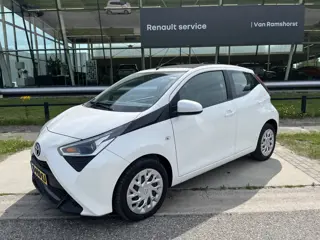 Toyota Aygo 1.0 VVT-i x-play cabrio / Camera / Cruise Control / Elektrisch vouwdak / Airco /