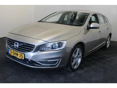 Volvo V60 2.4 D6 AWD Plug-In Hybrid Summum (bj 2013)