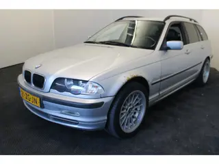 BMW 3 Serie Touring 330xi Executive (bj 2000)