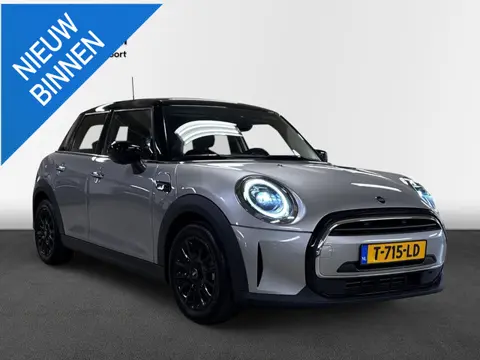 MINI 5-Deurs 1.5 Cooper Camden Edition Automaat