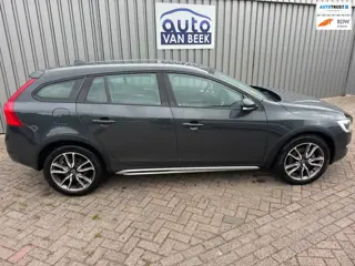 Volvo V60 Cross Country 2.4 D5 AWD Summum