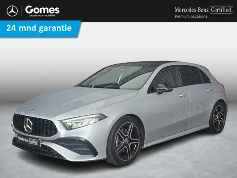 Mercedes-Benz A-klasse 180 AMG Line | Panoramadak | Keyless Go| Night Pakket|Cruise Control | LED Ko