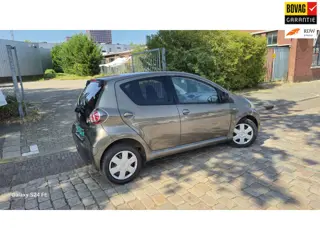 Toyota AYGO 1.0 VVT-i /Airco/ Nw APK/ Bluetooth/ Garaantie