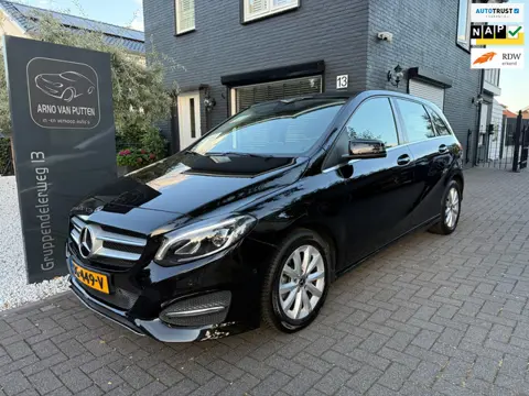 Mercedes-Benz B-klasse 180 Ambition Leer / Led / Automaat