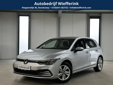 Volkswagen Golf 1.5 TSI Life 130 pk | Acc | Led | Navi | Winter pack |